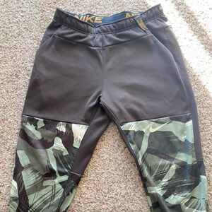 Nike Men’s Cascade Brushstroke Camo Joggers
